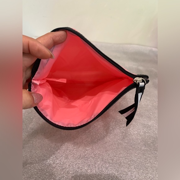 Clinique travel set new without tag - Picture 4 of 7